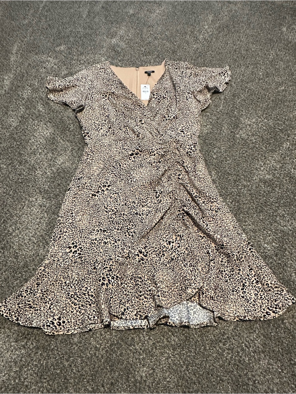 Express NWT Women’s Leopard Print Wrap Dress - Beige and Black Size Small
